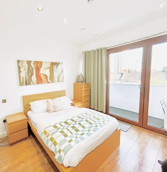 Luxury Near Canning Town- Free Parking