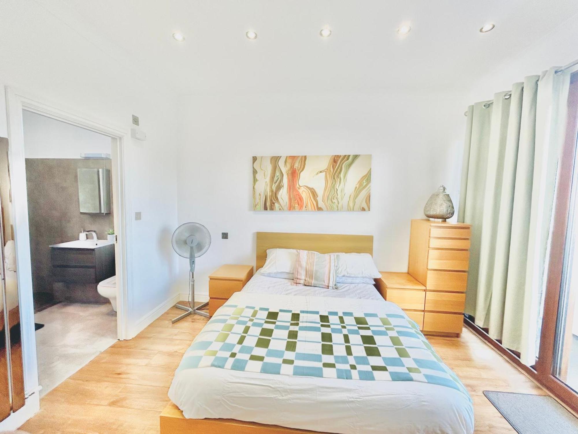 Luxury Near Canning Town- Free Parking * Londres