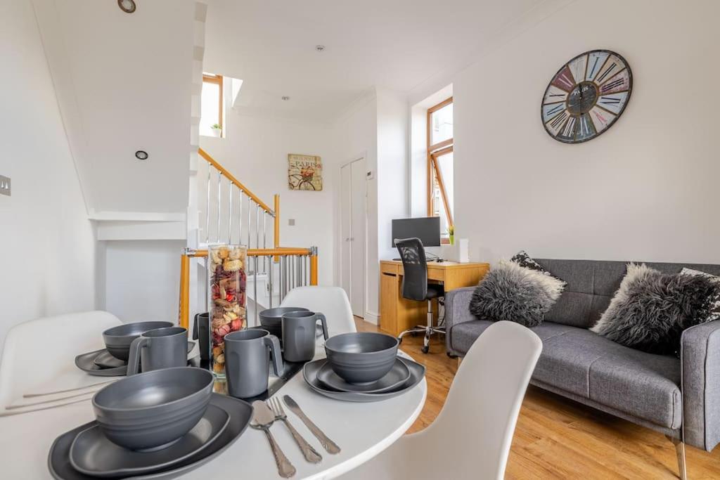 Luxury Near Canning Town- Free Parking Appartement Londres