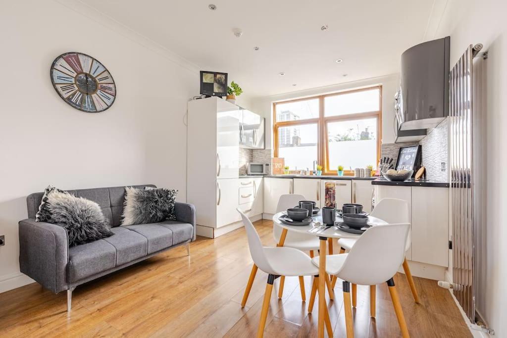 Luxury Near Canning Town- Free Parking Londres